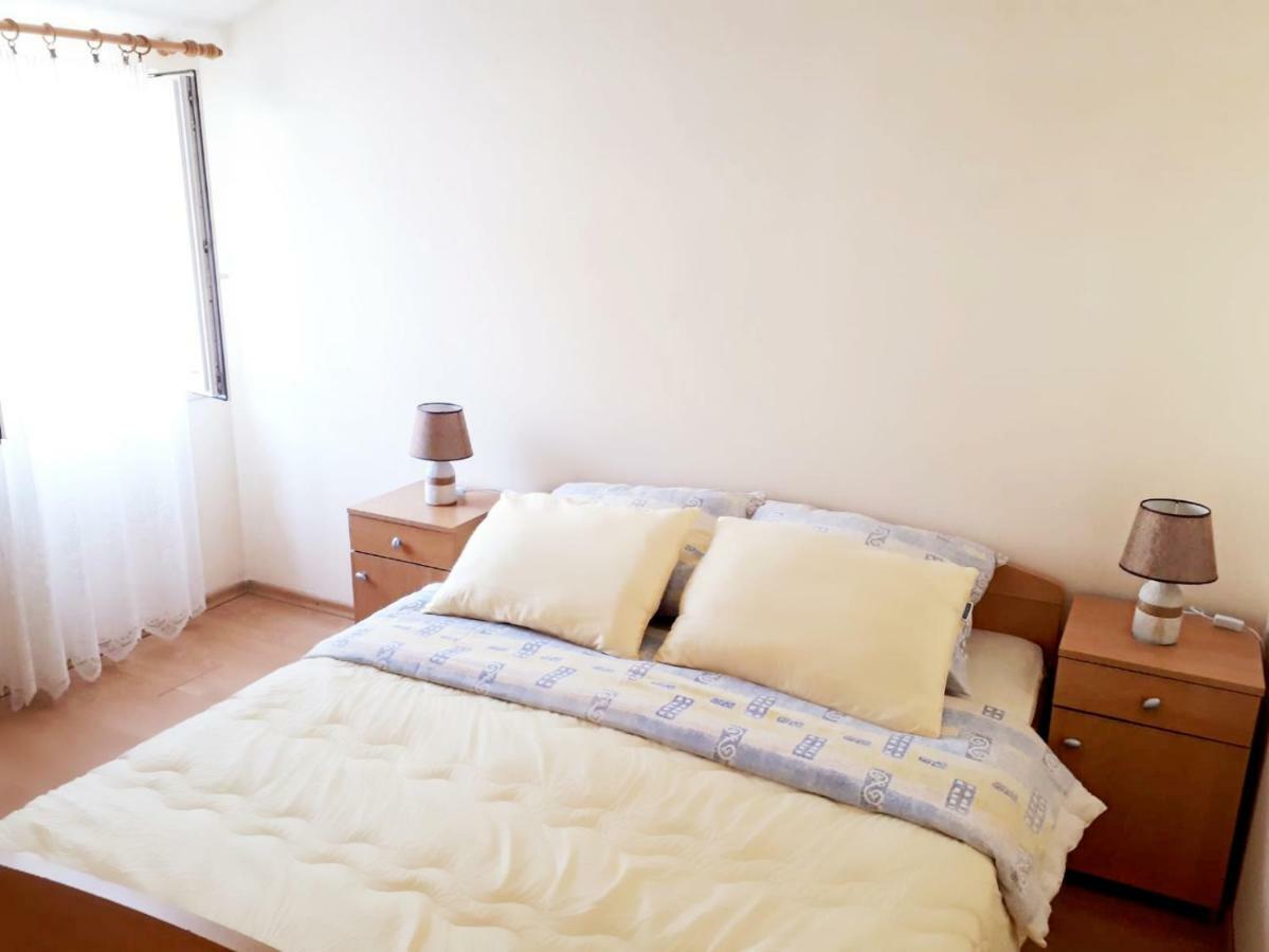 Apartments Dani Bol Exterior photo